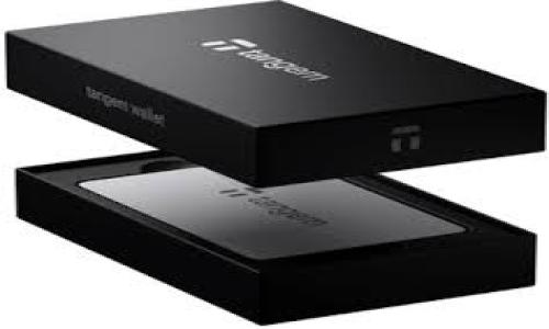 冷钱包换手机后找不到钱包，该如何应对？2025必看解决方案

冷钱包, 换手机, 找不到钱包, 数字货币/guanjianci

引言

在这个数字化时代，越来越多的人开始关注和投资数字货币。随着比特币、以太坊等虚拟货币的流行，冷钱包作为一种安全存储数字资产的方式，逐渐成为投资者的热门选择。然而，有些用户在更换手机之后，可能会面临冷钱包无法找到的困扰。这时候，如何应对这一突发情况，保障资产安全，就显得尤为重要。

什么是冷钱包？

冷钱包是一种离线存储数字货币的设备或软件，相比热钱包（在线钱包），冷钱包更为安全。冷钱包通常采用硬件设备或纸质形式，其优势在于将私钥和数字资产脱离互联网环境，从而降低被黑客攻击的风险。因此，使用冷钱包存储数字货币是许多投资者保护资产的重要措施。

更换手机后的常见困扰

当用户更换手机时，涉及众多应用程序和数据的迁移。对于存储冷钱包的用户而言，遗忘或丢失钱包的信息可能导致无法访问其资产。常见的困扰主要包括：

ul
    li忘记私钥或助记词/li
    li未能妥善备份冷钱包信息/li
    li使用的新设备无法识别冷钱包软件/li
/ul

这些问题如果不及时解决，将会造成经济损失，因此了解解决方案显得尤为重要。

立即行动：如何找回冷钱包

一旦发现冷钱包找不到，用户应立即采取措施以挽回损失。以下是一些实用的解决方案：

h41. 检查其它设备/h4

如果之前使用其他设备（如旧手机、电脑等）访问过冷钱包，建议首先检查这些设备，确认钱包信息是否仍然可用。通常，许多冷钱包的应用会在所有登录的设备上显示相同的信息，这为找回钱包提供了便利。

h42. 回忆并记录助记词/h4

如果用户曾在创建钱包时记录了助记词，应该尽快找出并核对。这些助记词是恢复冷钱包的关键，因此务必妥善保存。如果助记词找不到，不妨尝试回忆那个时候的环境，看是否可以找到任何相关的提示。

h43. 联系钱包服务商/h4

许多冷钱包服务商提供专业的技术支持。此时，用户可以联系钱包服务商的客服，寻求帮助。尽量提供详尽的信息，如设备型号、使用时间等，以帮助客服更好地为您解决问题。

h44. 采取数字资产安全措施/h4

在找回冷钱包的同时，建议用户采取额外的安全措施，以防止未来可能的风险。这包括定期备份钱包信息、使用强密码以及启用两步验证等。此外，如果长时间未能找回钱包，建议进行分散投资，以减少资产风险。

预防措施：避免未来的问题

除了及时解决当前问题，用户还应考虑采取一些预防措施，以避免未来再次面临同样的困境。

h41. 妥善备份冷钱包信息/h4

在使用冷钱包前，确保备份好助记词、私钥等重要信息。可以选择纸质备份或使用密码管理软件。此外，确保备份文件存储在安全、可靠的地方，避免丢失或被盗。

h42. 使用硬件钱包/h4

对于重要的数字资产，建议使用硬件钱包进行存储。硬件钱包被认为是存储数字资产最安全的方式之一，因为它们不会连接互联网，极大降低了安全风险。选择有信誉的硬件钱包品牌，确保其安全性与可靠性。

h43. 定期更新信息/h4

定期检查和更新冷钱包的备份信息，以确保其完整性和可用性。同时，建议在社区和专业平台参与讨论，获取关于冷钱包的最新信息和技术，保持对行业动态的敏感性。

h44. 使用多重签名钱包/h4

如果可能，考虑使用多重签名钱包。多重签名钱包可以设置多个私钥，只有在多个私钥同时被授权的情况下才能进行交易。这无疑为数字资产增添了一层额外的安全保障。

结语

更换手机后找不到冷钱包的情况，虽然让人感到焦虑，但只要采取正确的措施，绝大部分问题都能迎刃而解。与此同时，预防措施的实施对于避免未来可能出现的类似问题至关重要。数字资产的安全关乎每一个投资者的财产安全，因此，学习相关知识并保持警惕，才能在这个虚拟货币的世界中立于不败之地。

希望通过上述提示，能帮助您在未来更安全地使用冷钱包，也希望每位数字货币投资者都能健康成长，获得满意的投资回报。

附录：冷钱包常见问题解答

在了解了如何处理冷钱包问题后，下面是一些常见的问题及解答，这将帮助您更深入地了解冷钱包使用中的注意事项。

h41. 冷钱包和热钱包有什么区别？/h4

冷钱包是离线的，大大降低黑客攻击的风险，而热钱包则是在线的，使用方便但相对不太安全。选择哪种钱包应根据个人的使用情况和资产规模来决定。

h42. 是否可以将冷钱包导入热钱包？/h4

是的，许多热钱包支持导入冷钱包的私钥或助记词，方便用户转移资产或进行交易。但这也会增加安全风险，因此需谨慎操作。

h43. 如果忘记助记词，该怎么办？/h4

如果忘记助记词，找回钱包的概率很小。建议在创建钱包时记下助记词并妥善保存。未能记住助记词的用户，建议定期检查备份以防遗忘。

数字货币的世界瞬息万变，安全第一是每位投资者的责任和义务。希望通过本文的分享，能为你提供一些实用的建议和帮助。